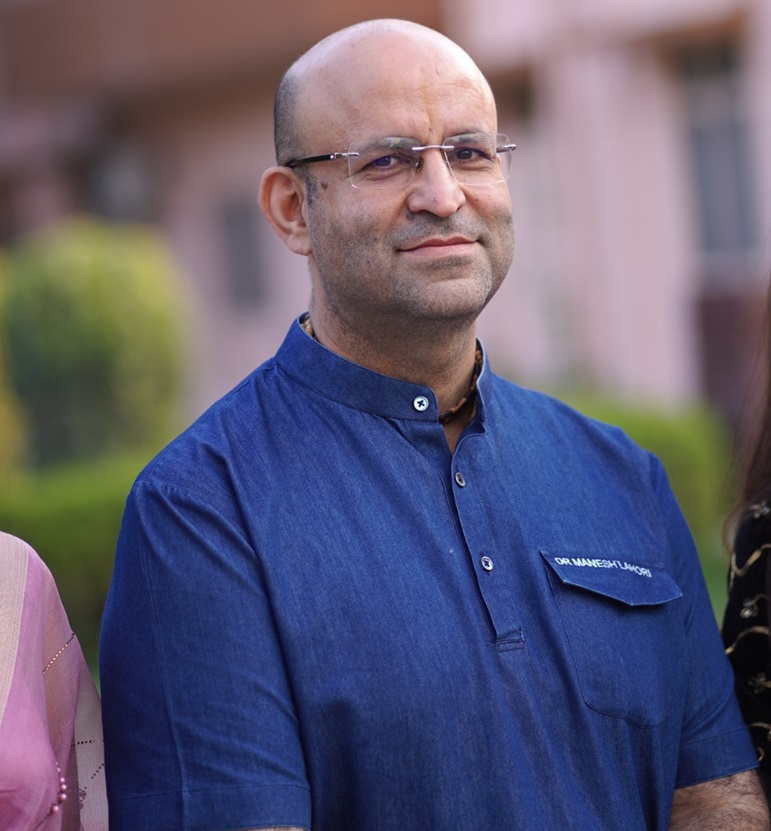 Dr Maneesh Lahori